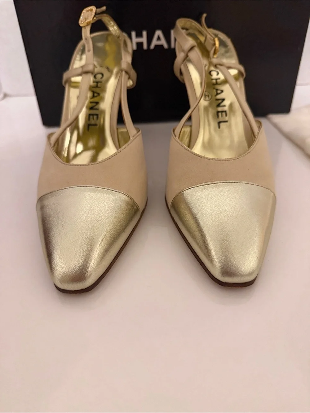 CHANEL satin Beige and Gold Pointed Slingback Heels size 38 Vintage excellent